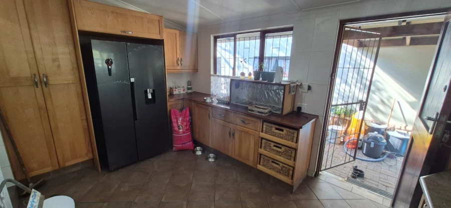 4 Bedroom Property for Sale in Sea Park KwaZulu-Natal