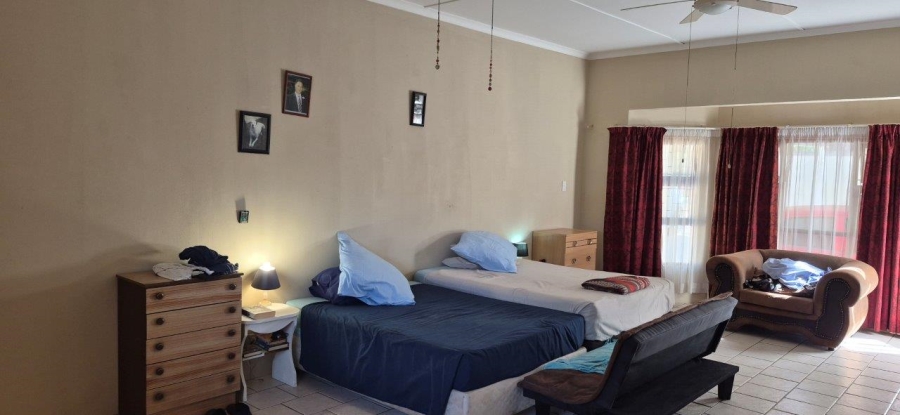 4 Bedroom Property for Sale in Sea Park KwaZulu-Natal