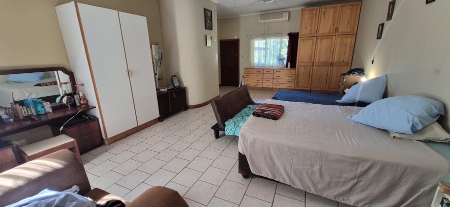 4 Bedroom Property for Sale in Sea Park KwaZulu-Natal