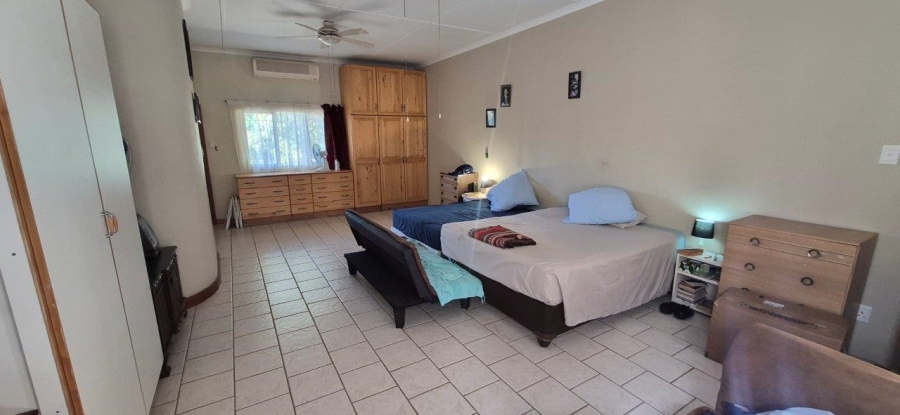 4 Bedroom Property for Sale in Sea Park KwaZulu-Natal
