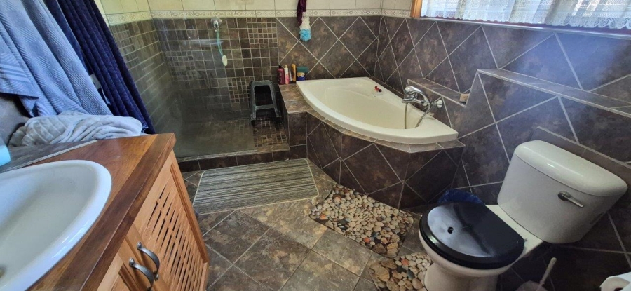 4 Bedroom Property for Sale in Sea Park KwaZulu-Natal