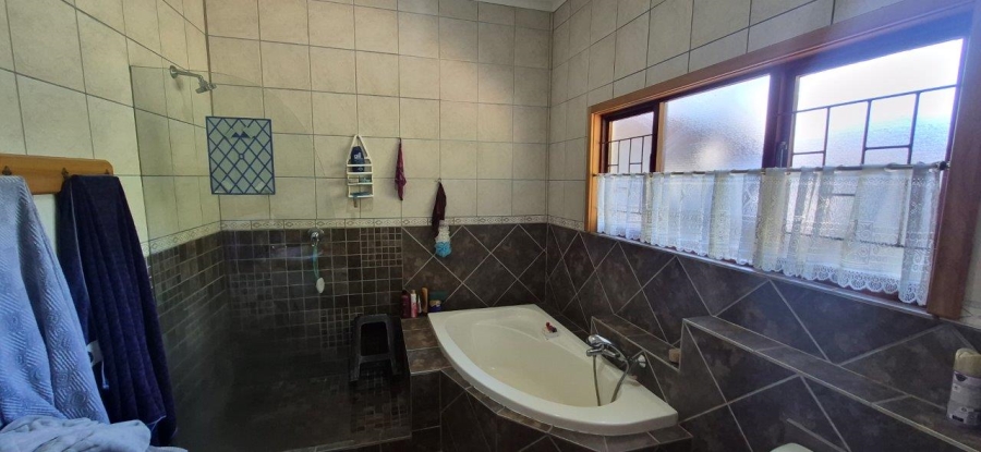 4 Bedroom Property for Sale in Sea Park KwaZulu-Natal