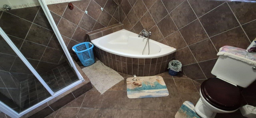 4 Bedroom Property for Sale in Sea Park KwaZulu-Natal