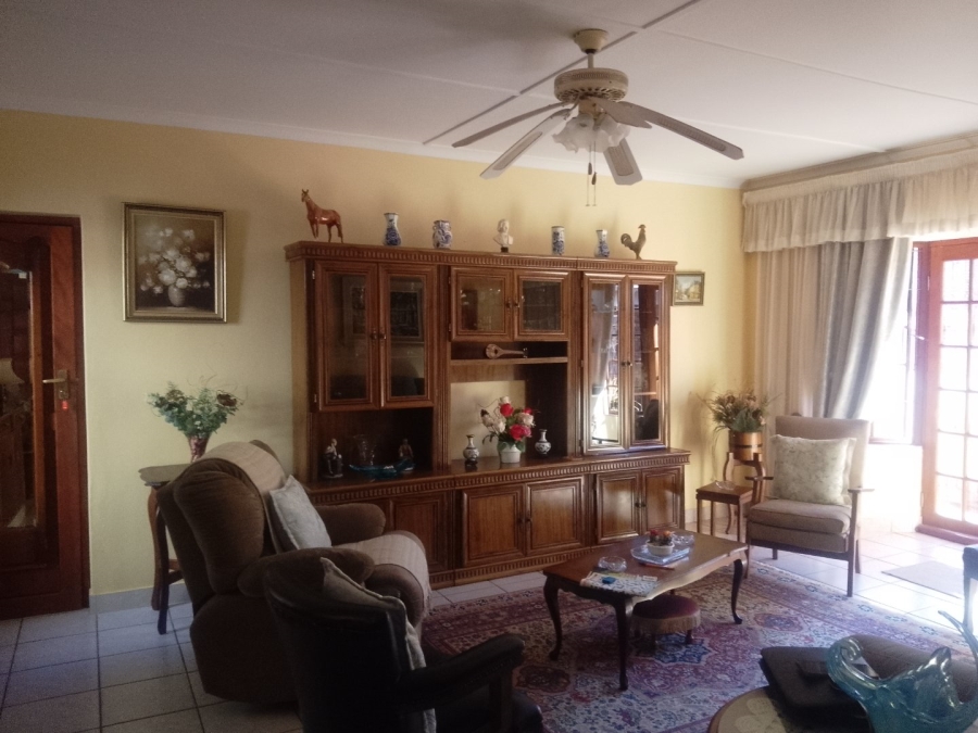 3 Bedroom Property for Sale in Uvongo KwaZulu-Natal