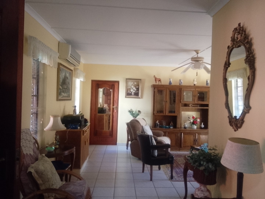 3 Bedroom Property for Sale in Uvongo KwaZulu-Natal
