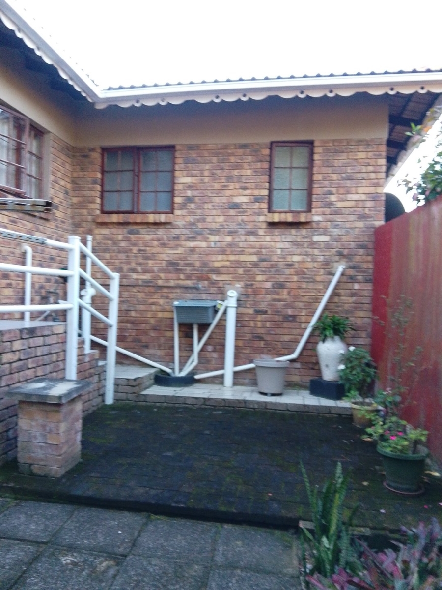 3 Bedroom Property for Sale in Uvongo KwaZulu-Natal