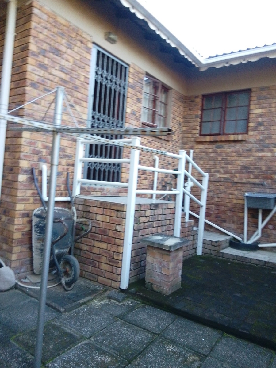 3 Bedroom Property for Sale in Uvongo KwaZulu-Natal