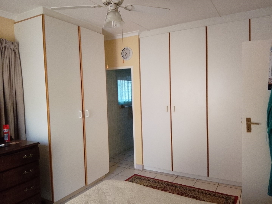 3 Bedroom Property for Sale in Uvongo KwaZulu-Natal