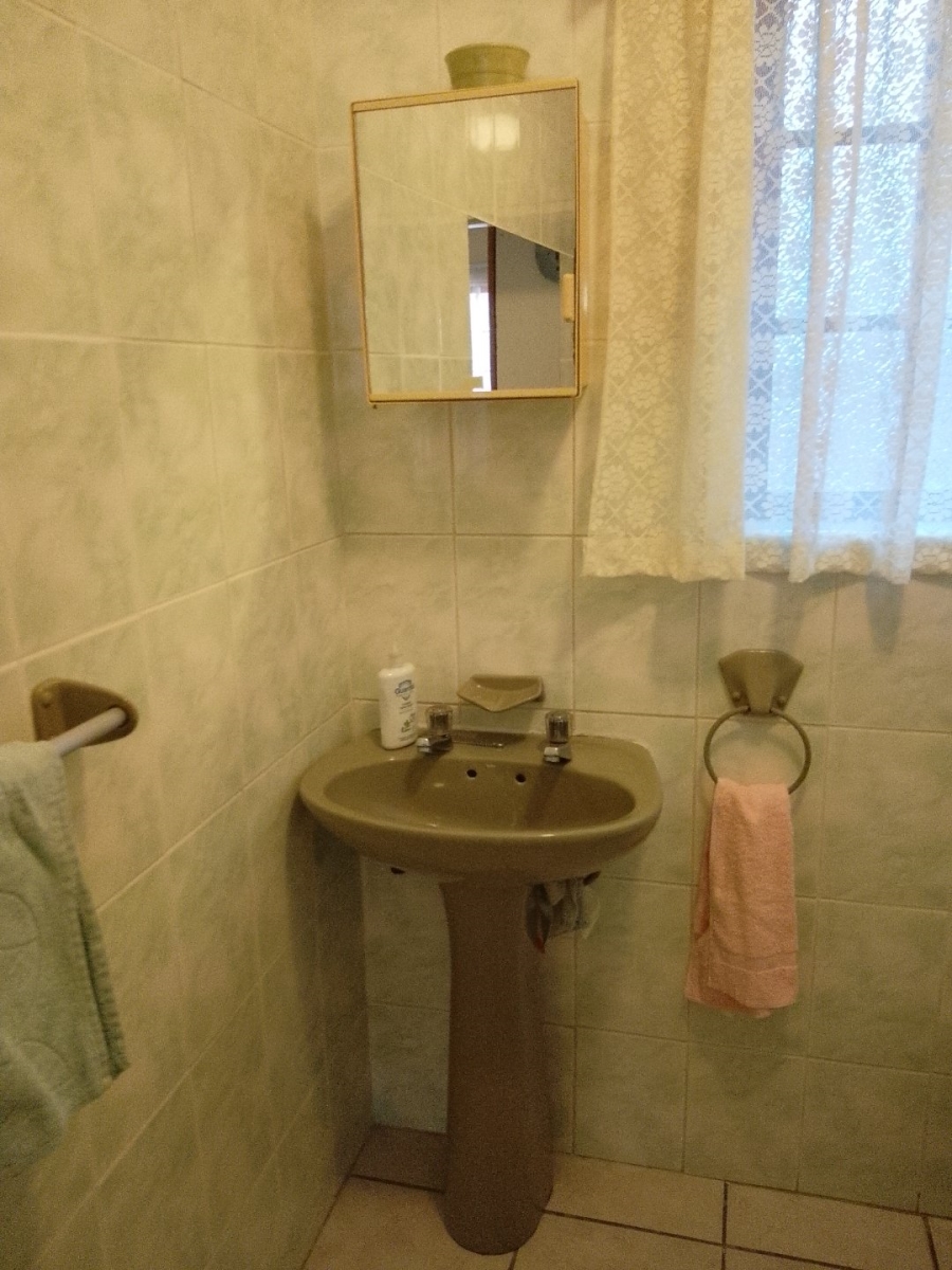 3 Bedroom Property for Sale in Uvongo KwaZulu-Natal