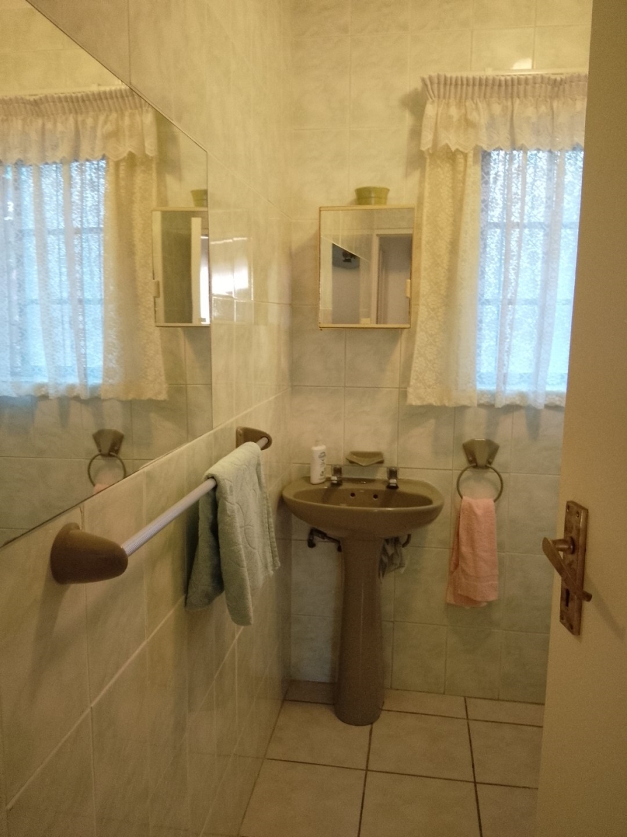 3 Bedroom Property for Sale in Uvongo KwaZulu-Natal