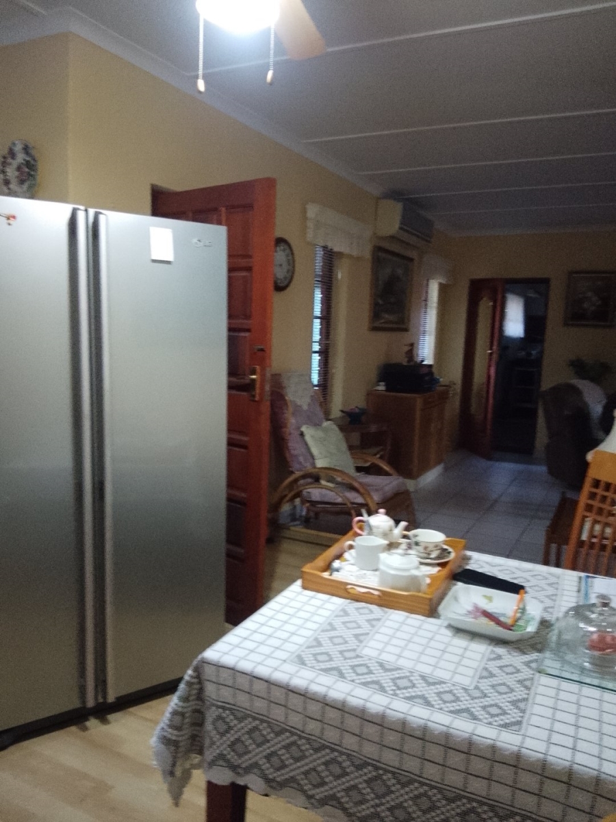 3 Bedroom Property for Sale in Uvongo KwaZulu-Natal