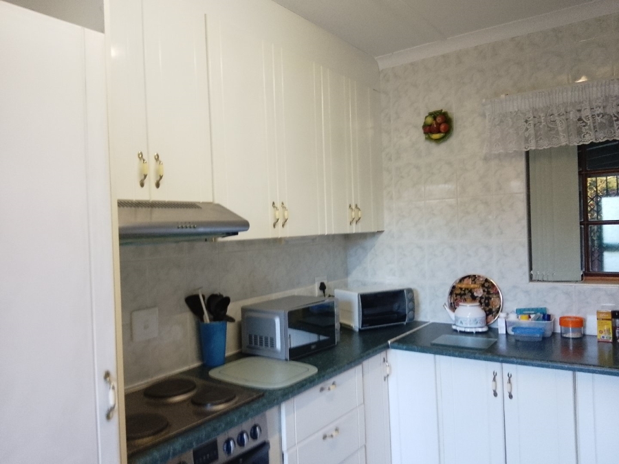 3 Bedroom Property for Sale in Uvongo KwaZulu-Natal