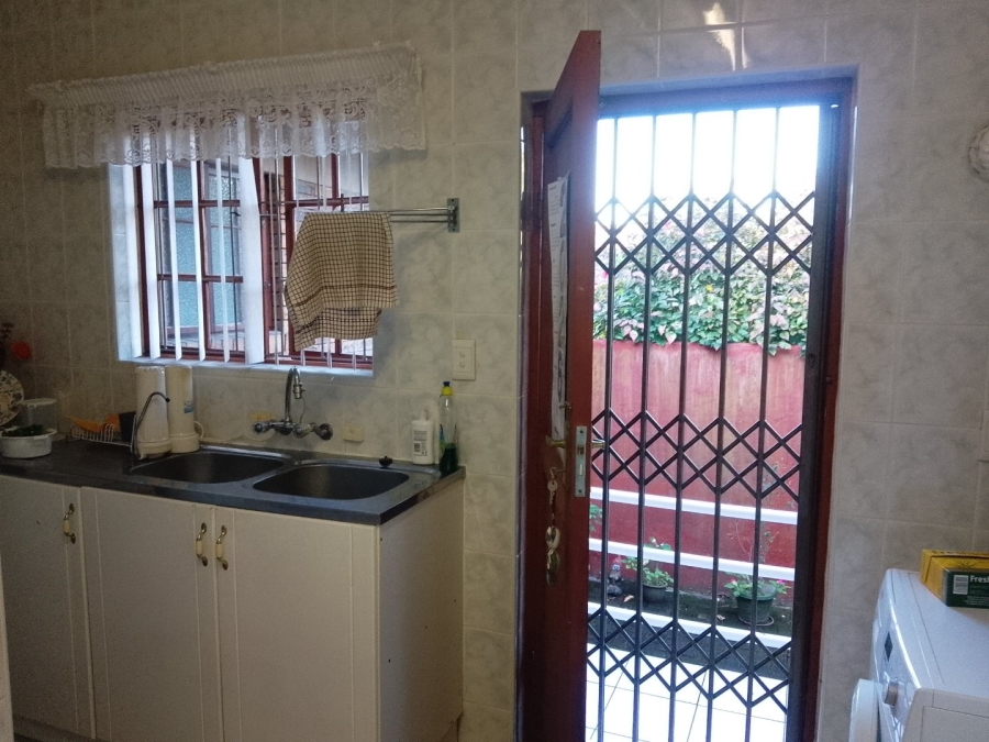 3 Bedroom Property for Sale in Uvongo KwaZulu-Natal