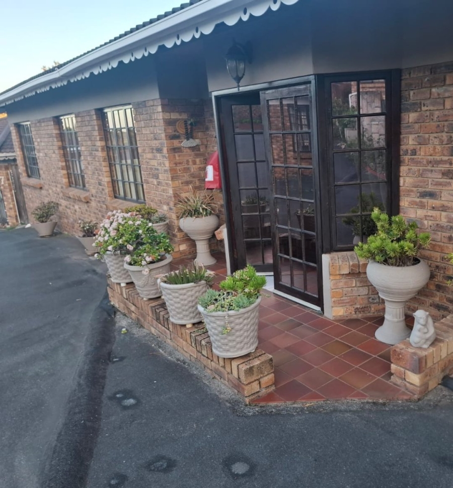 3 Bedroom Property for Sale in Uvongo KwaZulu-Natal