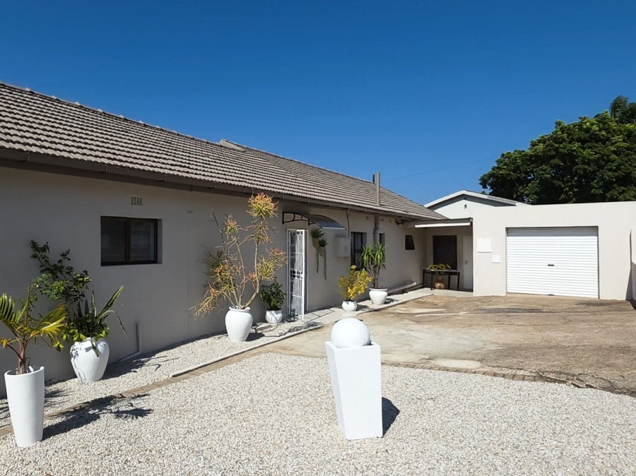 3 Bedroom Property for Sale in Manaba Beach KwaZulu-Natal