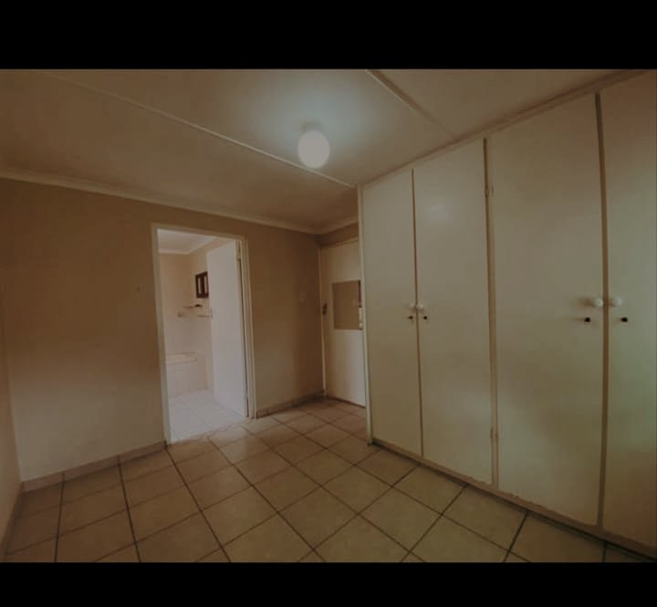 To Let 1 Bedroom Property for Rent in Fields Hill KwaZulu-Natal
