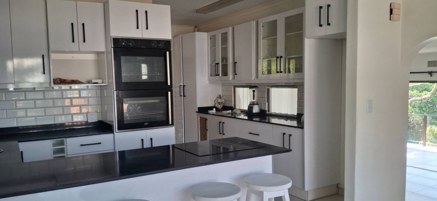 4 Bedroom Property for Sale in Uvongo KwaZulu-Natal
