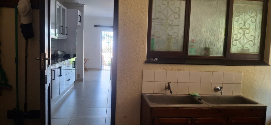4 Bedroom Property for Sale in Uvongo KwaZulu-Natal