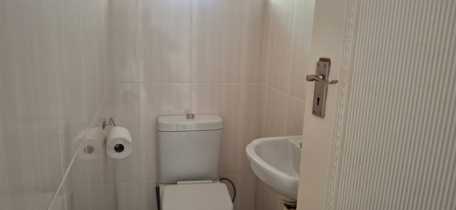 4 Bedroom Property for Sale in Uvongo KwaZulu-Natal