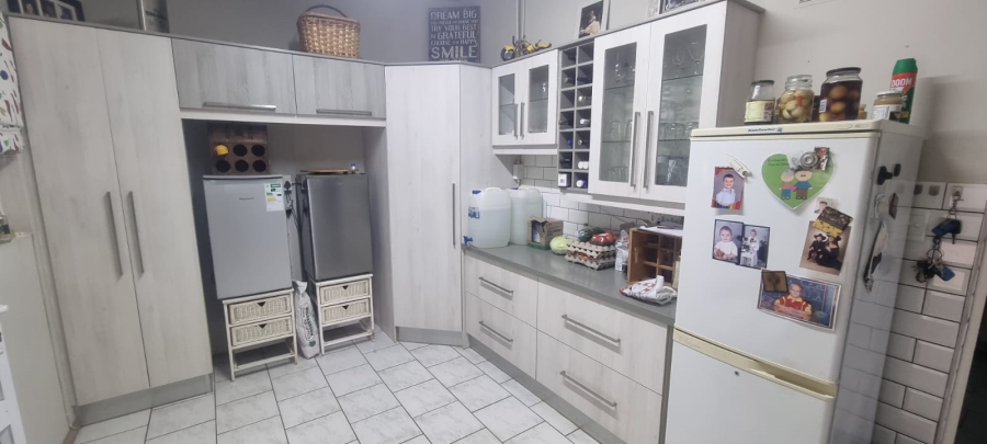 6 Bedroom Property for Sale in Marina Beach KwaZulu-Natal