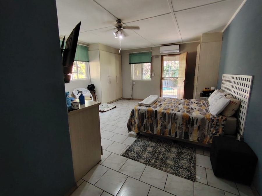 6 Bedroom Property for Sale in Marina Beach KwaZulu-Natal