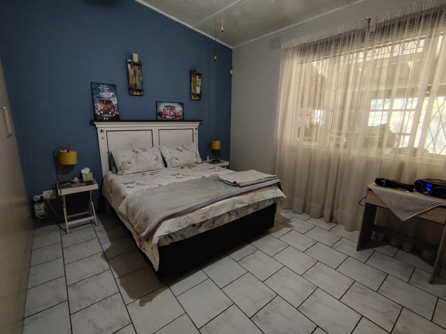 6 Bedroom Property for Sale in Marina Beach KwaZulu-Natal