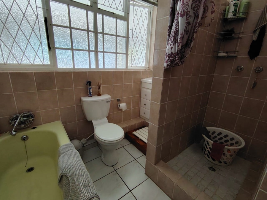 6 Bedroom Property for Sale in Marina Beach KwaZulu-Natal