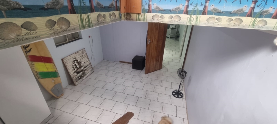 6 Bedroom Property for Sale in Marina Beach KwaZulu-Natal