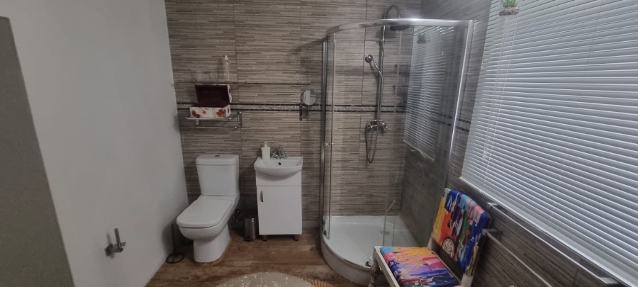 6 Bedroom Property for Sale in Marina Beach KwaZulu-Natal