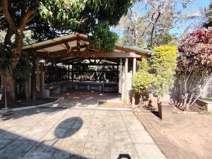 6 Bedroom Property for Sale in Marina Beach KwaZulu-Natal
