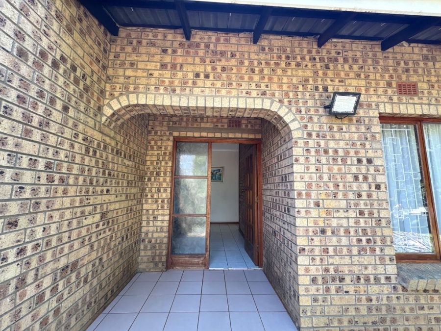 4 Bedroom Property for Sale in Umtentweni KwaZulu-Natal