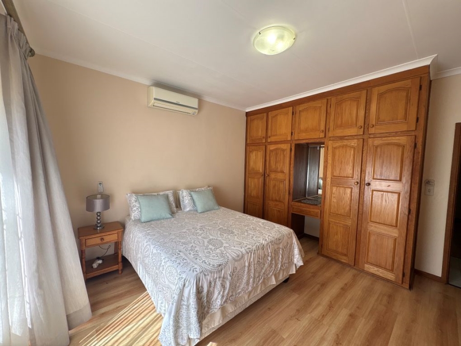 4 Bedroom Property for Sale in Umtentweni KwaZulu-Natal
