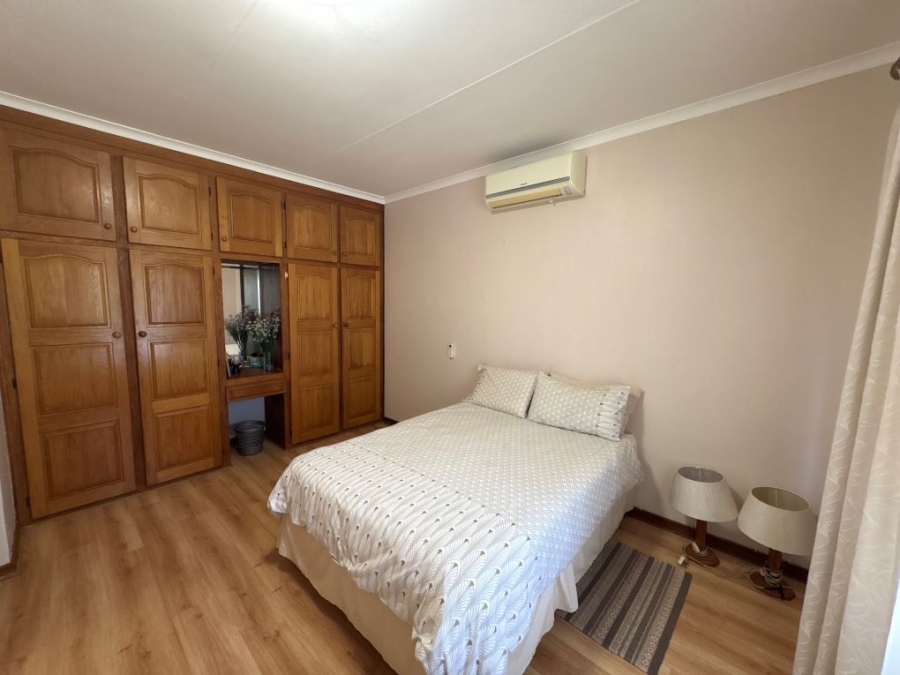 4 Bedroom Property for Sale in Umtentweni KwaZulu-Natal