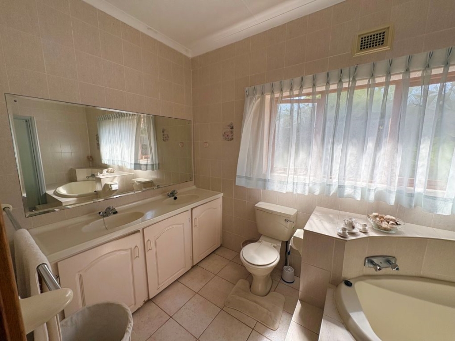 4 Bedroom Property for Sale in Umtentweni KwaZulu-Natal