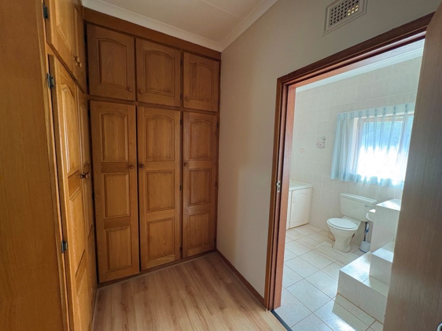4 Bedroom Property for Sale in Umtentweni KwaZulu-Natal