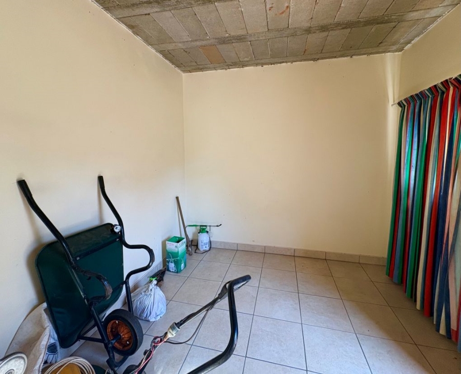 4 Bedroom Property for Sale in Umtentweni KwaZulu-Natal