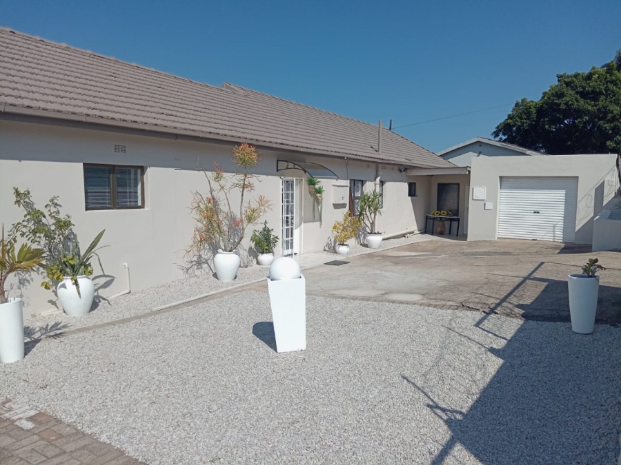 4 Bedroom Property for Sale in Manaba Beach KwaZulu-Natal