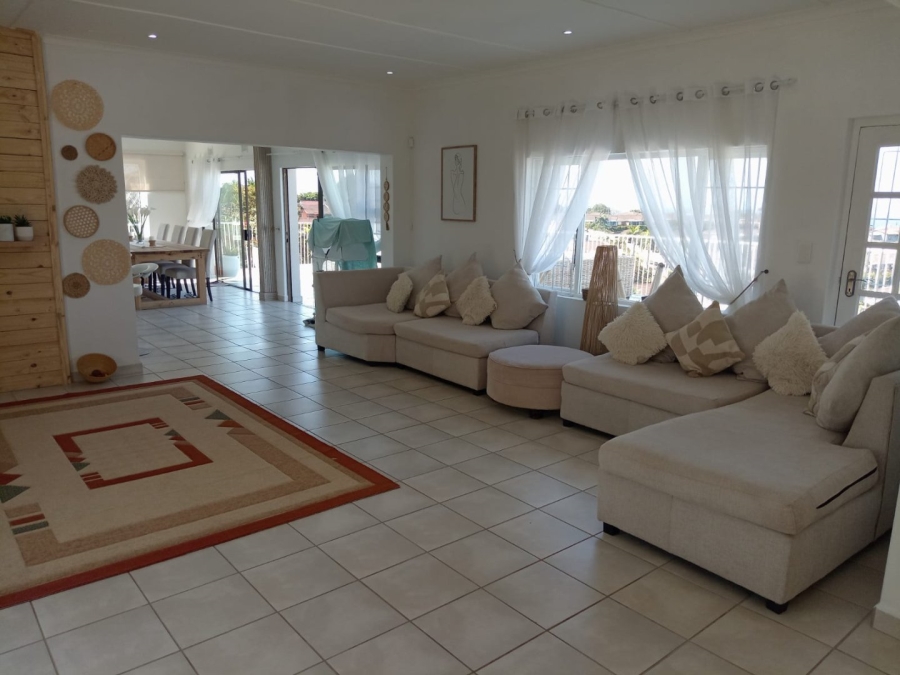 4 Bedroom Property for Sale in Manaba Beach KwaZulu-Natal