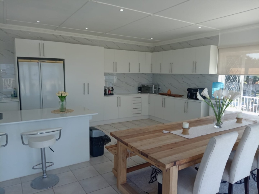 4 Bedroom Property for Sale in Manaba Beach KwaZulu-Natal