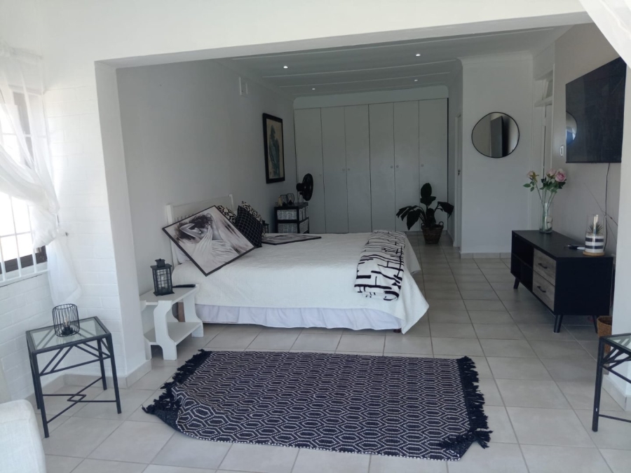 4 Bedroom Property for Sale in Manaba Beach KwaZulu-Natal