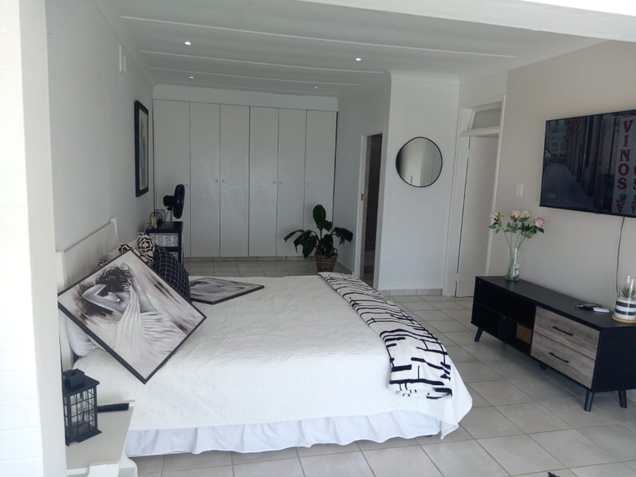 4 Bedroom Property for Sale in Manaba Beach KwaZulu-Natal