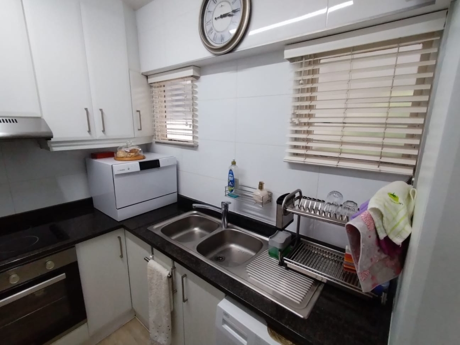 2 Bedroom Property for Sale in Essenwood KwaZulu-Natal