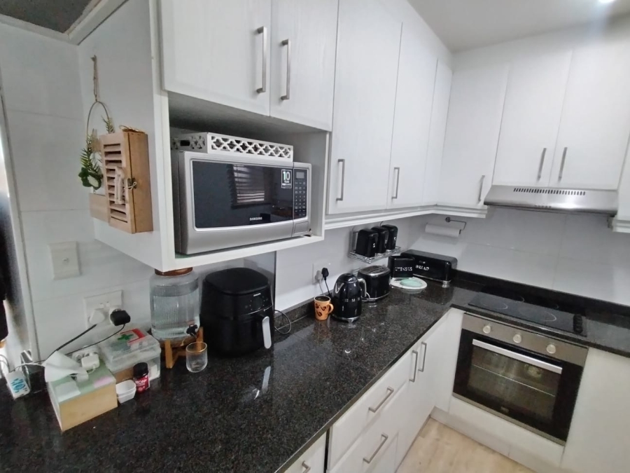 2 Bedroom Property for Sale in Essenwood KwaZulu-Natal