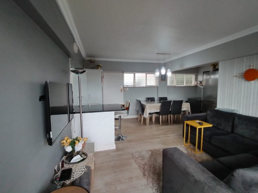 2 Bedroom Property for Sale in Essenwood KwaZulu-Natal