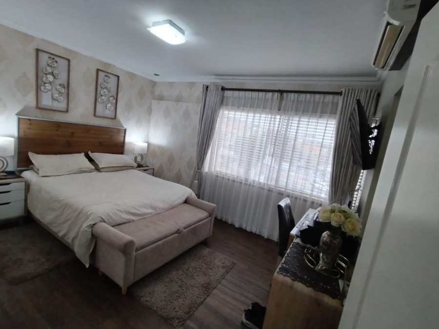 2 Bedroom Property for Sale in Essenwood KwaZulu-Natal