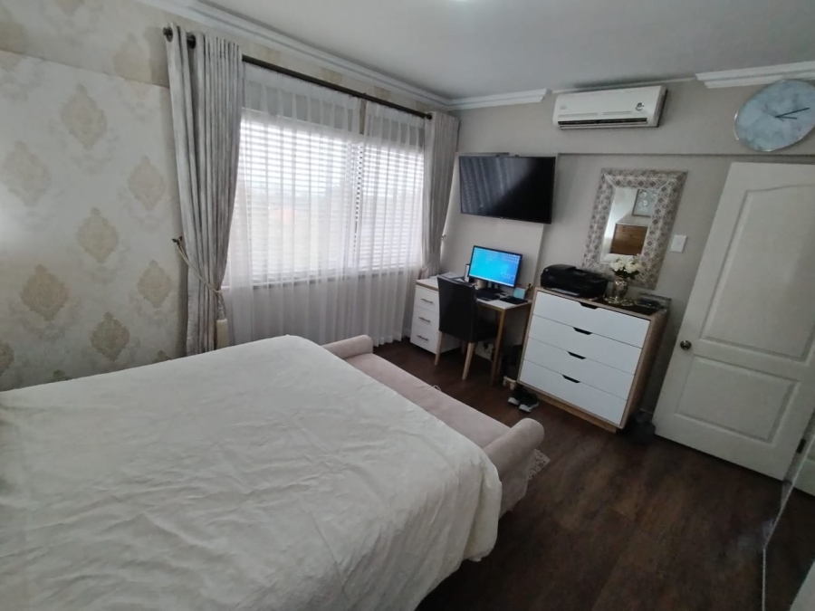 2 Bedroom Property for Sale in Essenwood KwaZulu-Natal