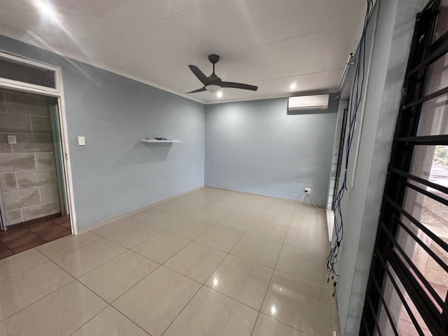 2 Bedroom Property for Sale in Woodhaven KwaZulu-Natal