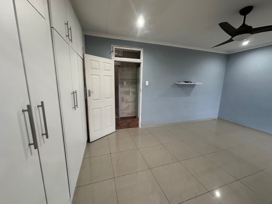 2 Bedroom Property for Sale in Woodhaven KwaZulu-Natal