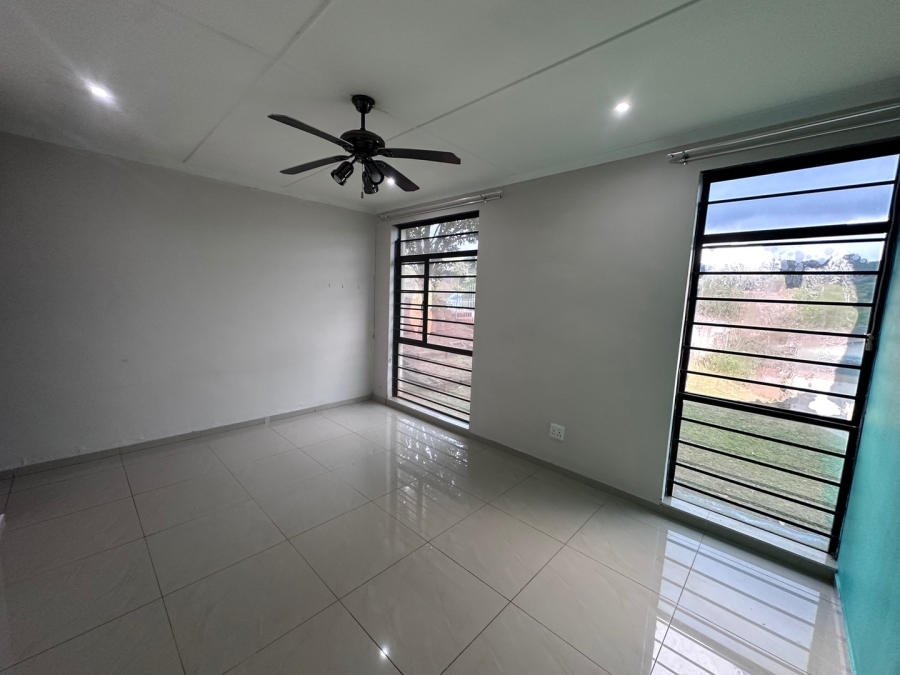 2 Bedroom Property for Sale in Woodhaven KwaZulu-Natal