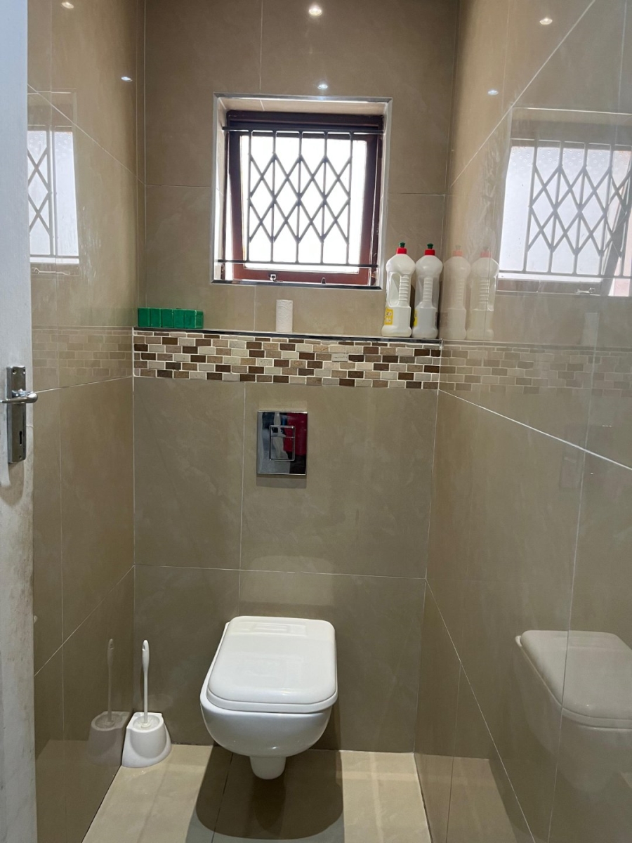 3 Bedroom Property for Sale in Queensburgh KwaZulu-Natal